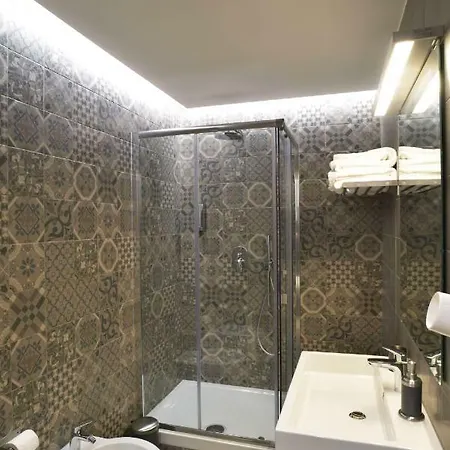 Emme21 4* نابولي